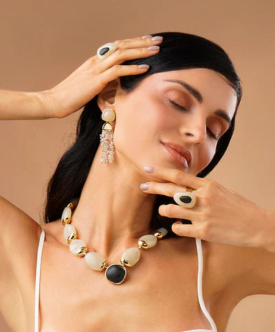 Resin Drop Ring Sand & Black