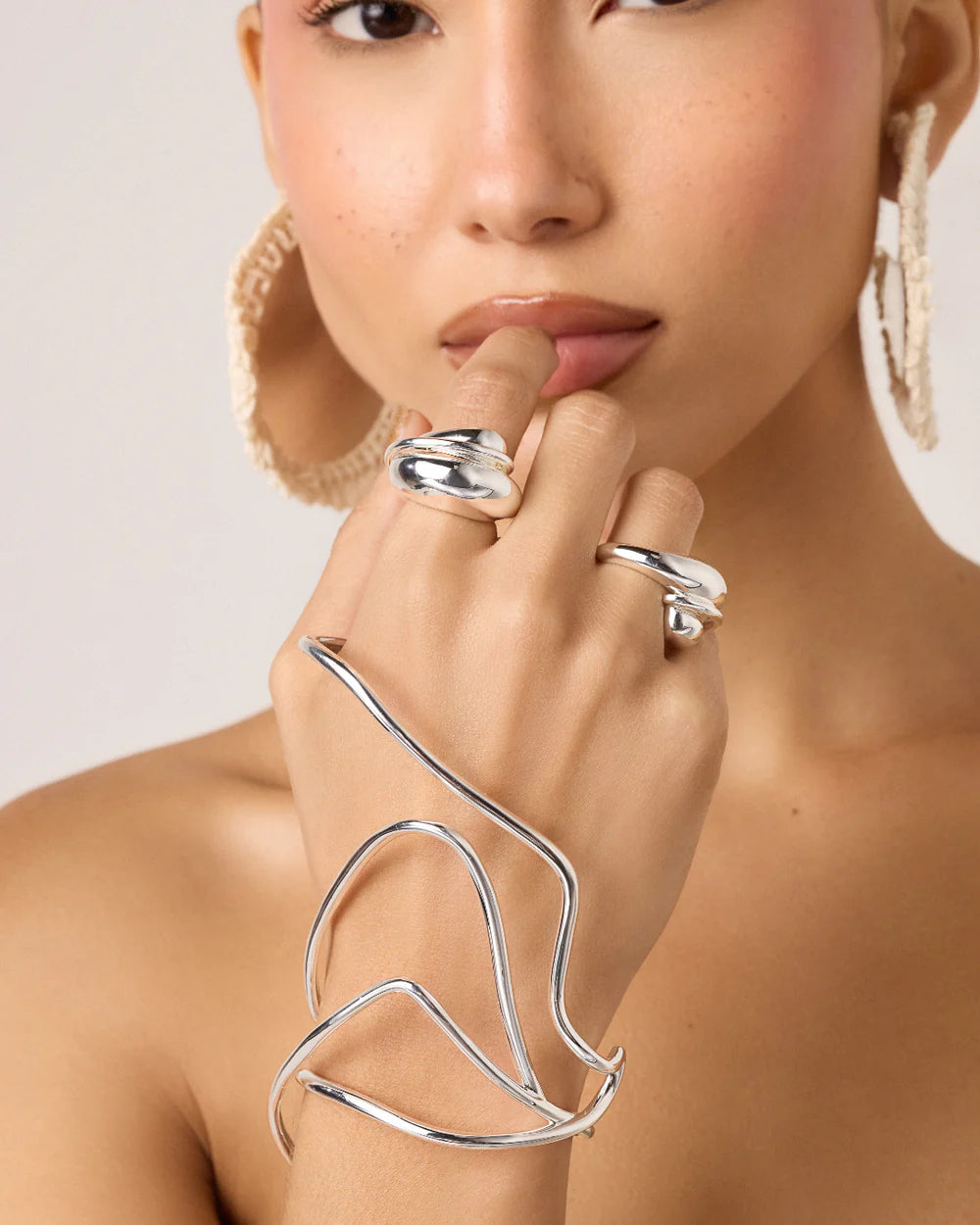 Miragem Hand Bracelet
